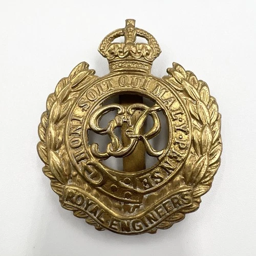 Genuine WW2 Royal Engineers Cap Badge