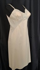 Vtg 70s Vanity Fair Beige Slip Silky Nylon Womens Full Dress Slip Whimsy Sz 34