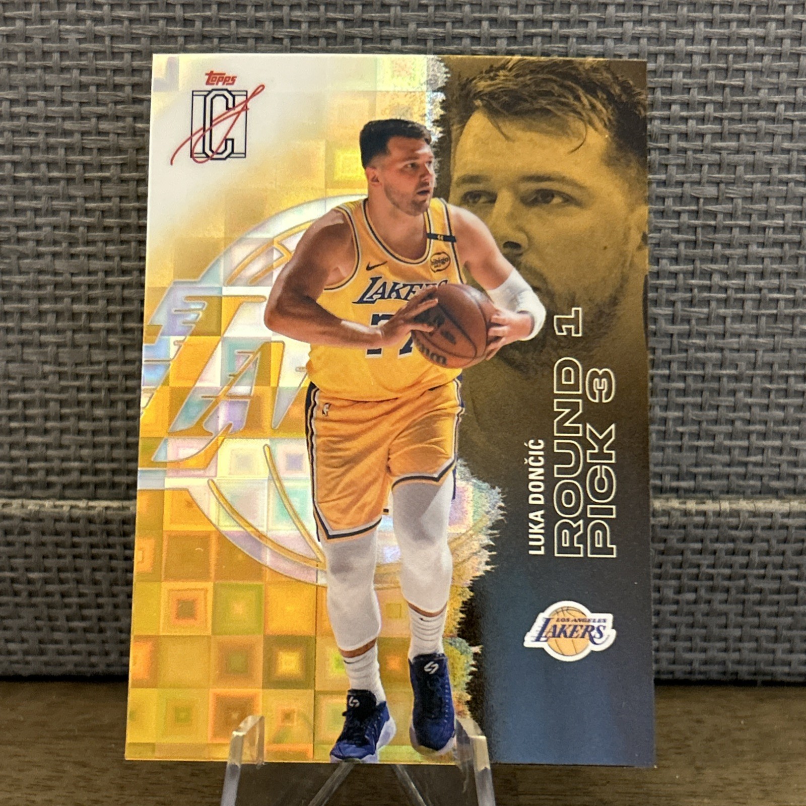 2025-26 Topps Signature Class #83 Luka Doncic | Yellow Pandora - Refractor