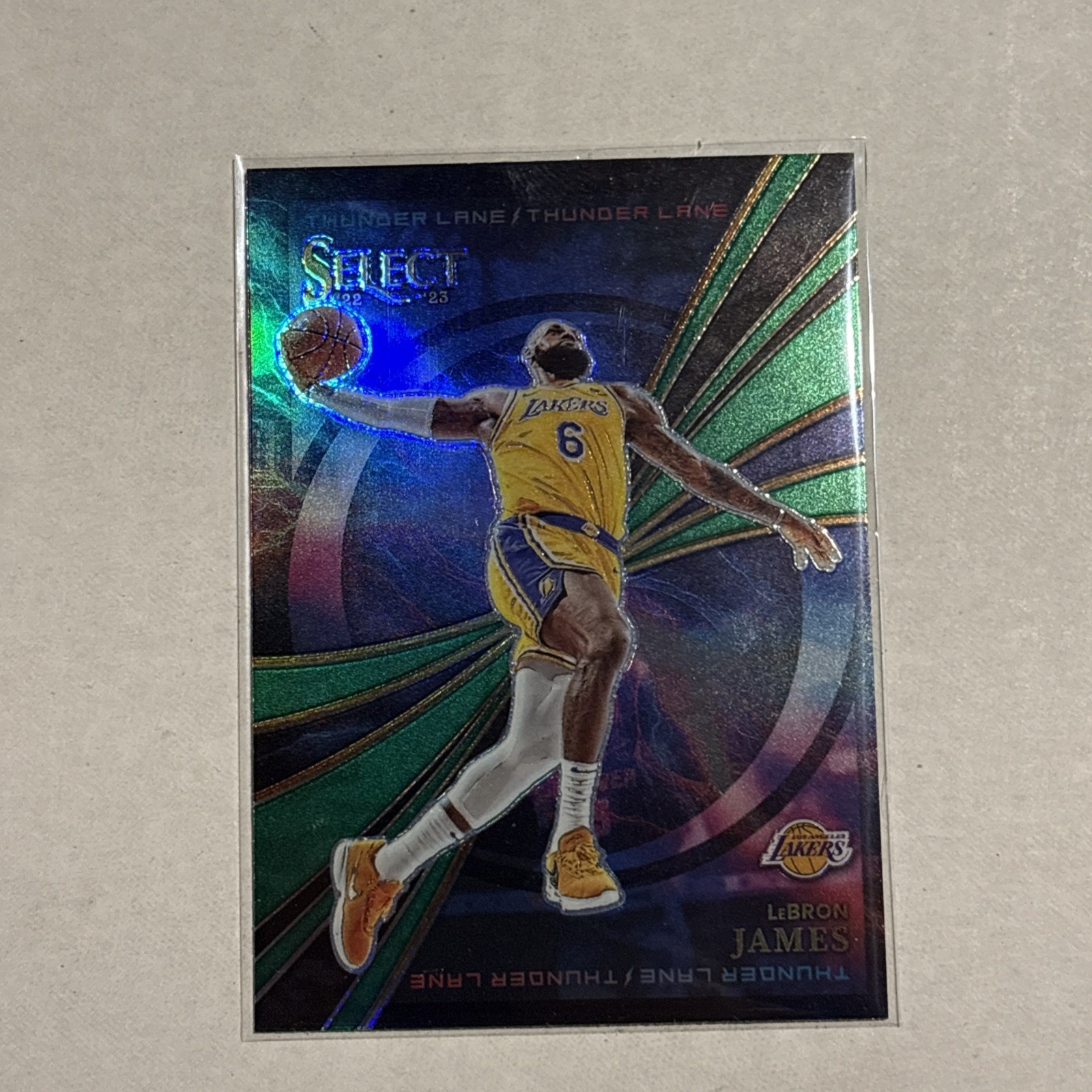 Lebron James 2022-23 Panini Select Thunder Lane Green Prizm. Los Angeles Lakers