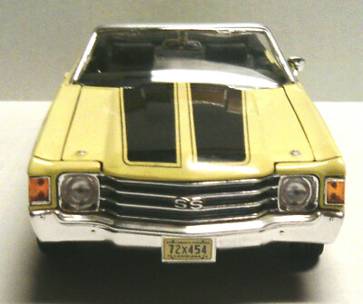 ミニカー Maisto 1/18 1972 Chevrolet Chevelle Maisto 1972 Yellow Chevrolet Chevelle SS Convertible 1:18 Model