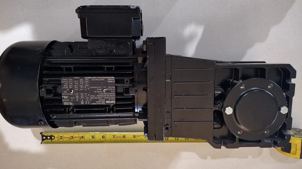 MOTORREDUCTOR LENZE *NUEVO* GOR05-52M HAR 090C32 AC CAJA DE CAMBIOS DE 2 ETAPAS 3PH 4 POLOS KW1.50 Foto 3 de 4