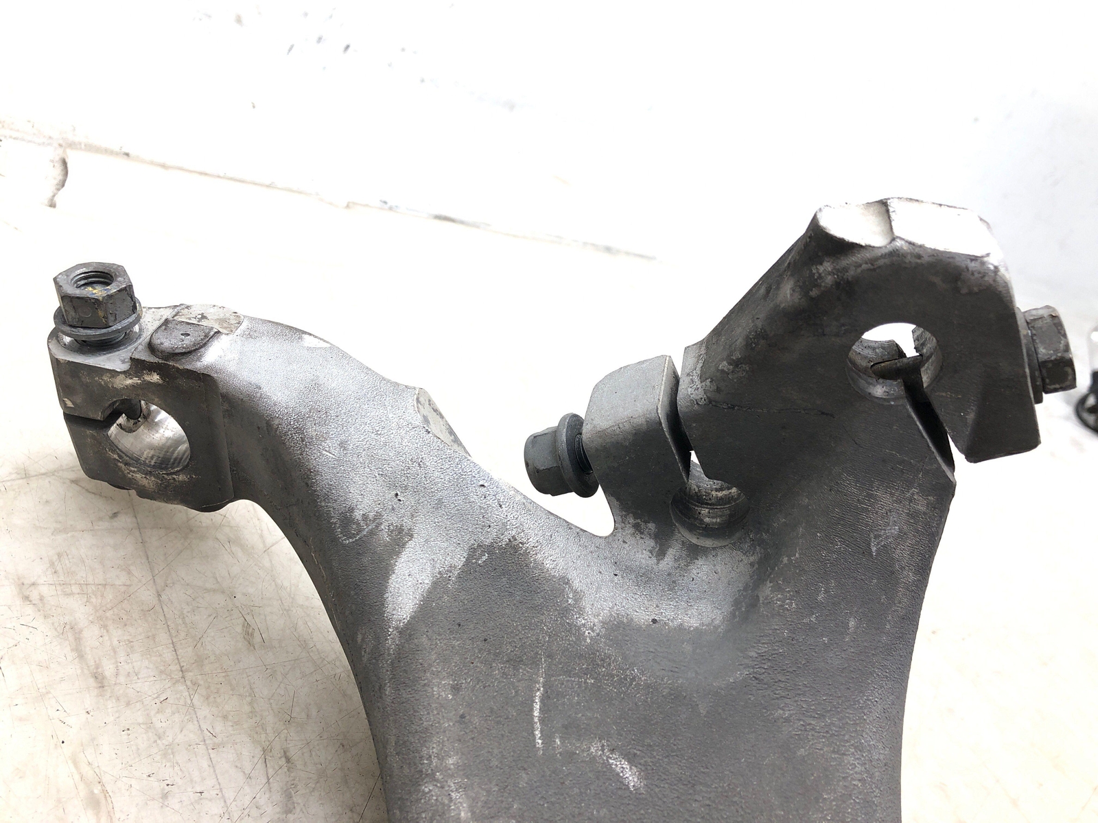 2006-2012 BENTLEY CONTINENTAL OEM FRONT RIGHT SPINDLE KNUCKLE WHEEL BEARING HUB