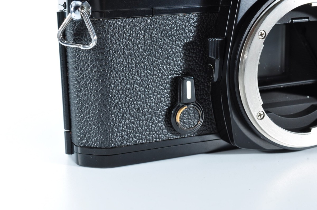 Excellent+] Nikon FE Black 35mm SLR Film Camera Body Japan 10519_2