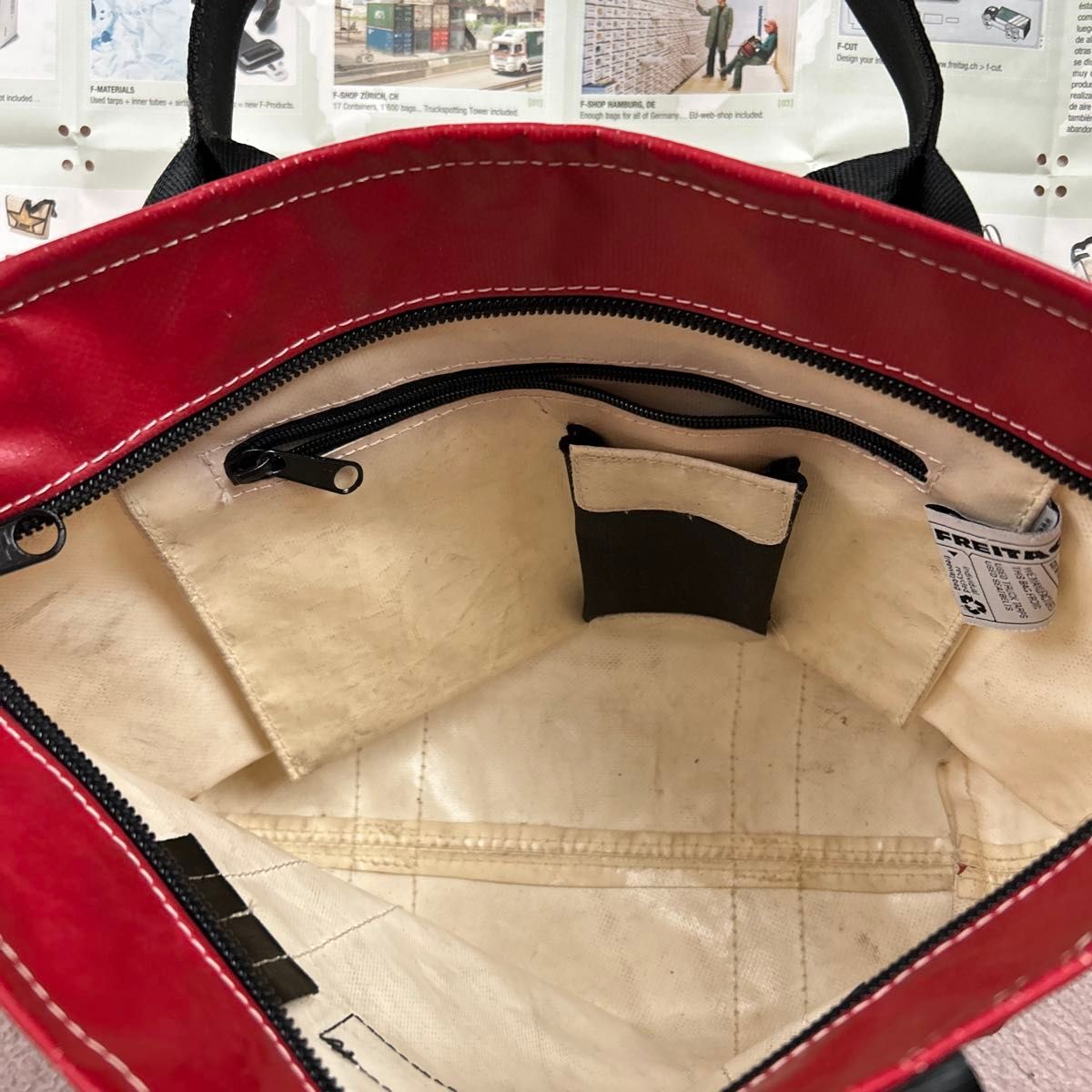 FREITAG F72 DONNA tote bag casual zip Beige red authentic FREITAG F72 DONNA tote bag casual zip Beige red authentic