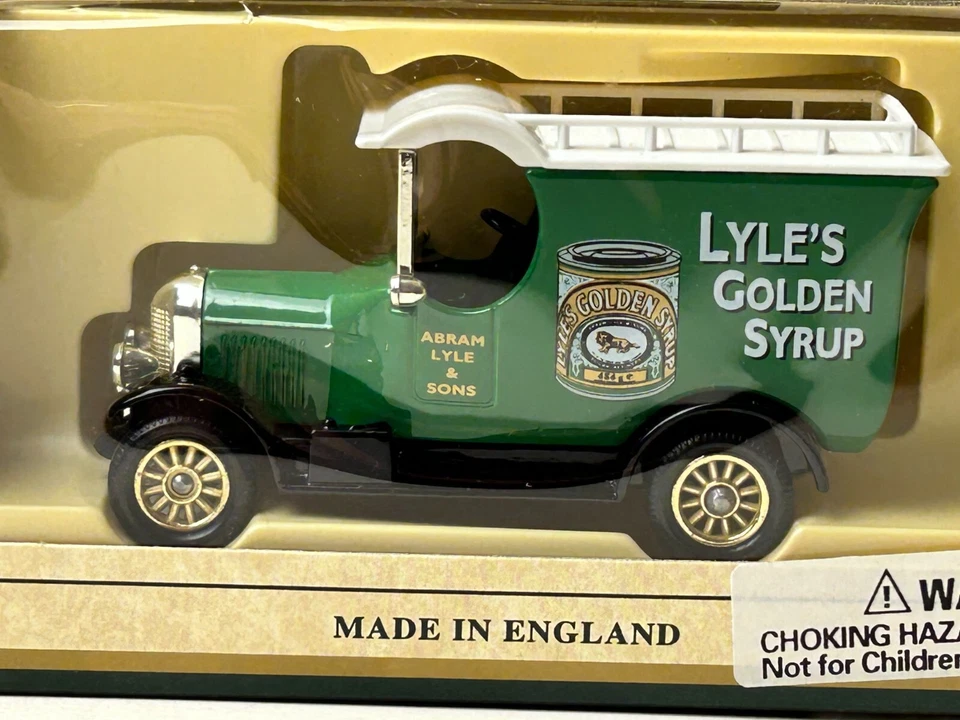 Lledo Days Gone 1926 Morris Truck, Lyle's Golden Syrup with Box - Image 3 of 4