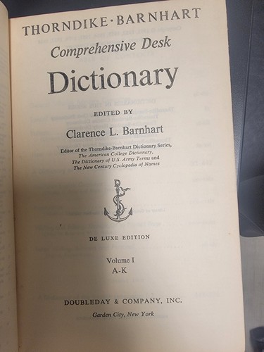 Comprehensive Desk Dictionary De Luxe edition- vintage hardcover Volume I A-K - Picture 8 of 9
