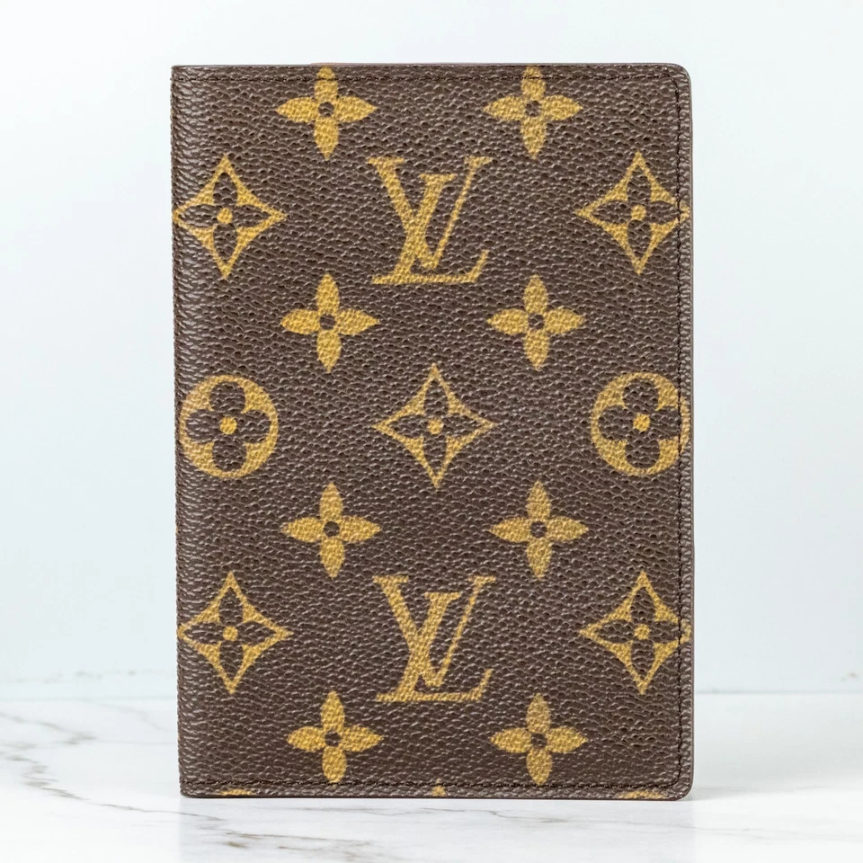 LOUIS VUITTON Passport Cover Case Holder M60180 Monogram Couverture Passeport[S] - Image 4 of 4