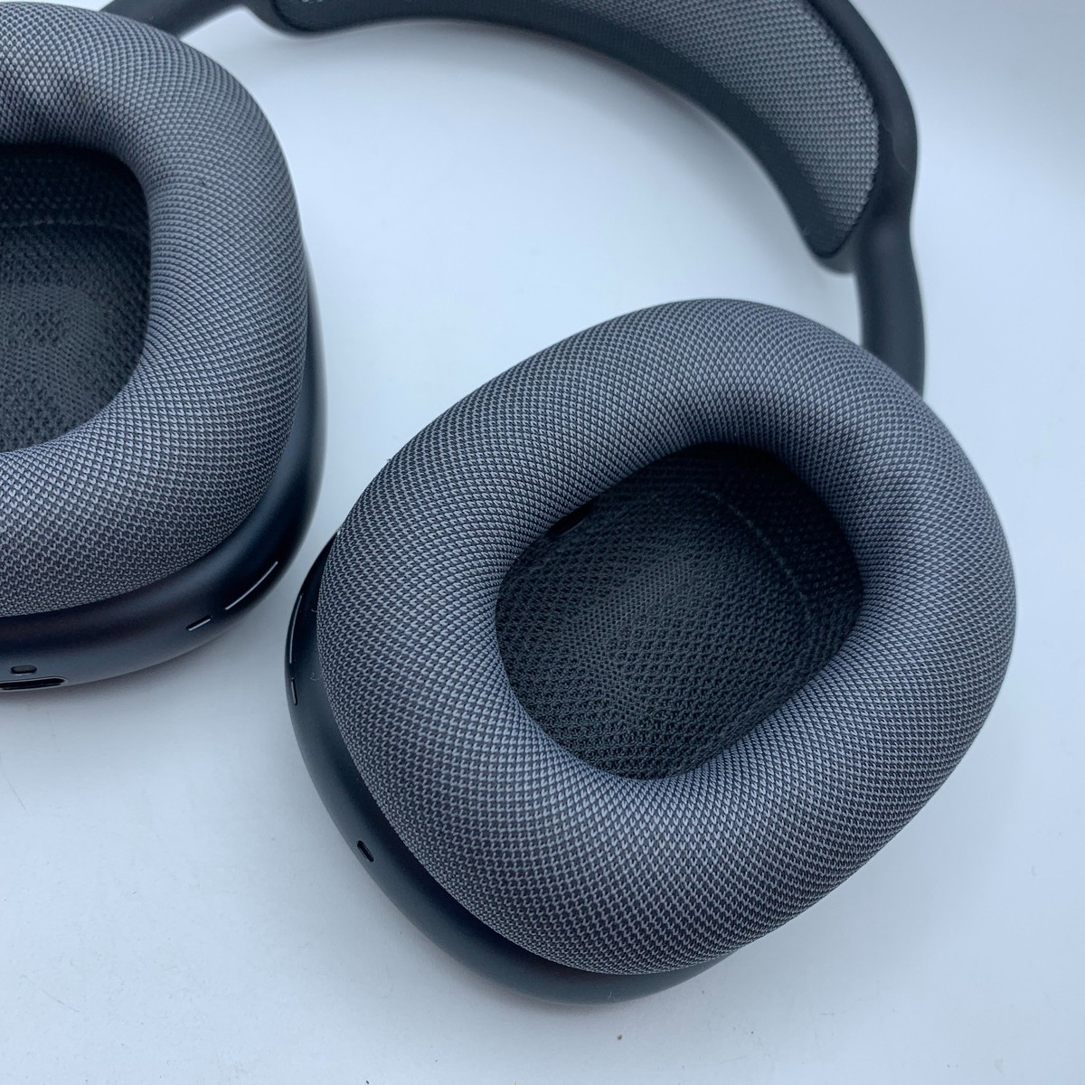 AirPods Max USB-C Midnight w/ Smart Case and Box - Open Box