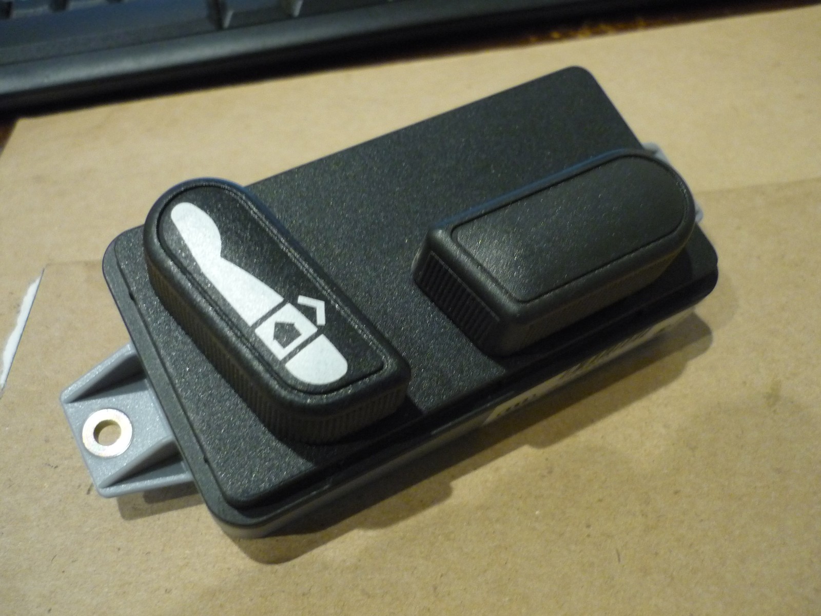 Ferrari 360,430,575 - RH Seat Control Switch - P/N 66329200