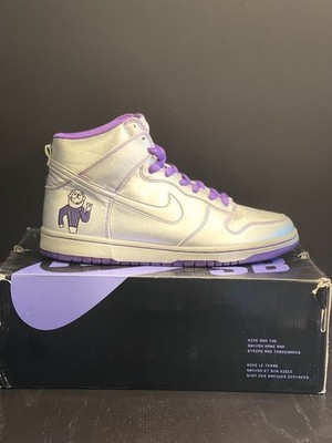 nike sb dunk dinosaur jr