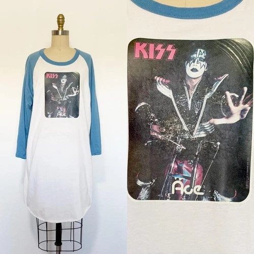 Kiss T Shirt / Vintage KISS / Tour T Shirt / Size XL 1970s vintage concert t-shirt, vintage, size XL, single stitch, B+ condition