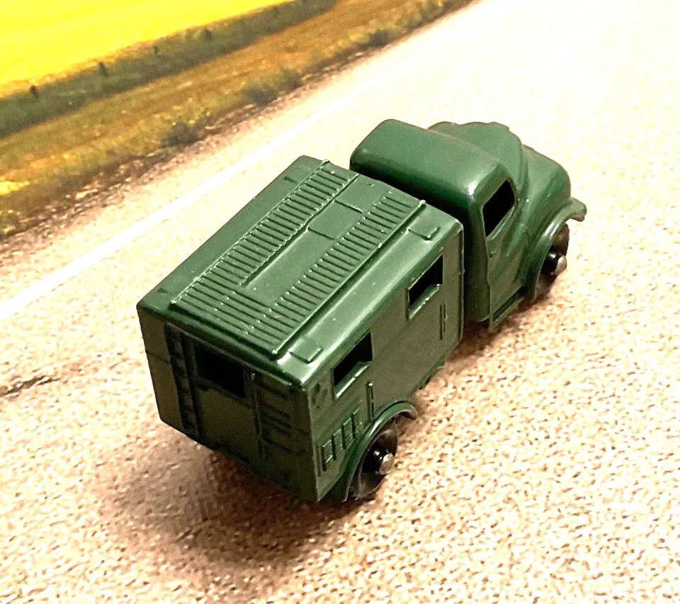 LESNEY Matchbox 1-75 Series England 1959 Army AUSTIN Mk 2 RADIO TRUCK No 68a - Image 2 of 4