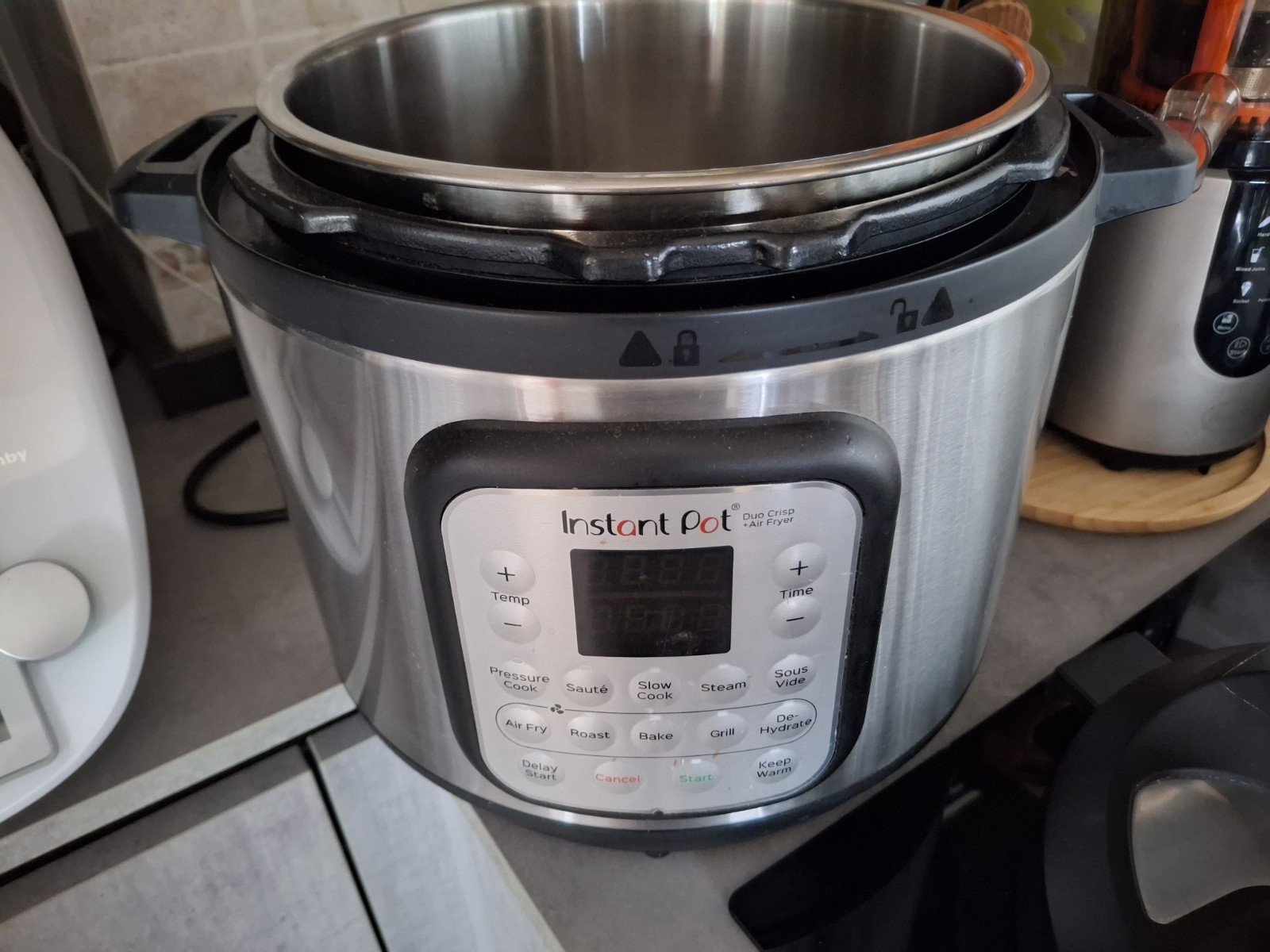 Instant Pot Duo Crisp + Air Fryer friggitrice ad aria elettrica