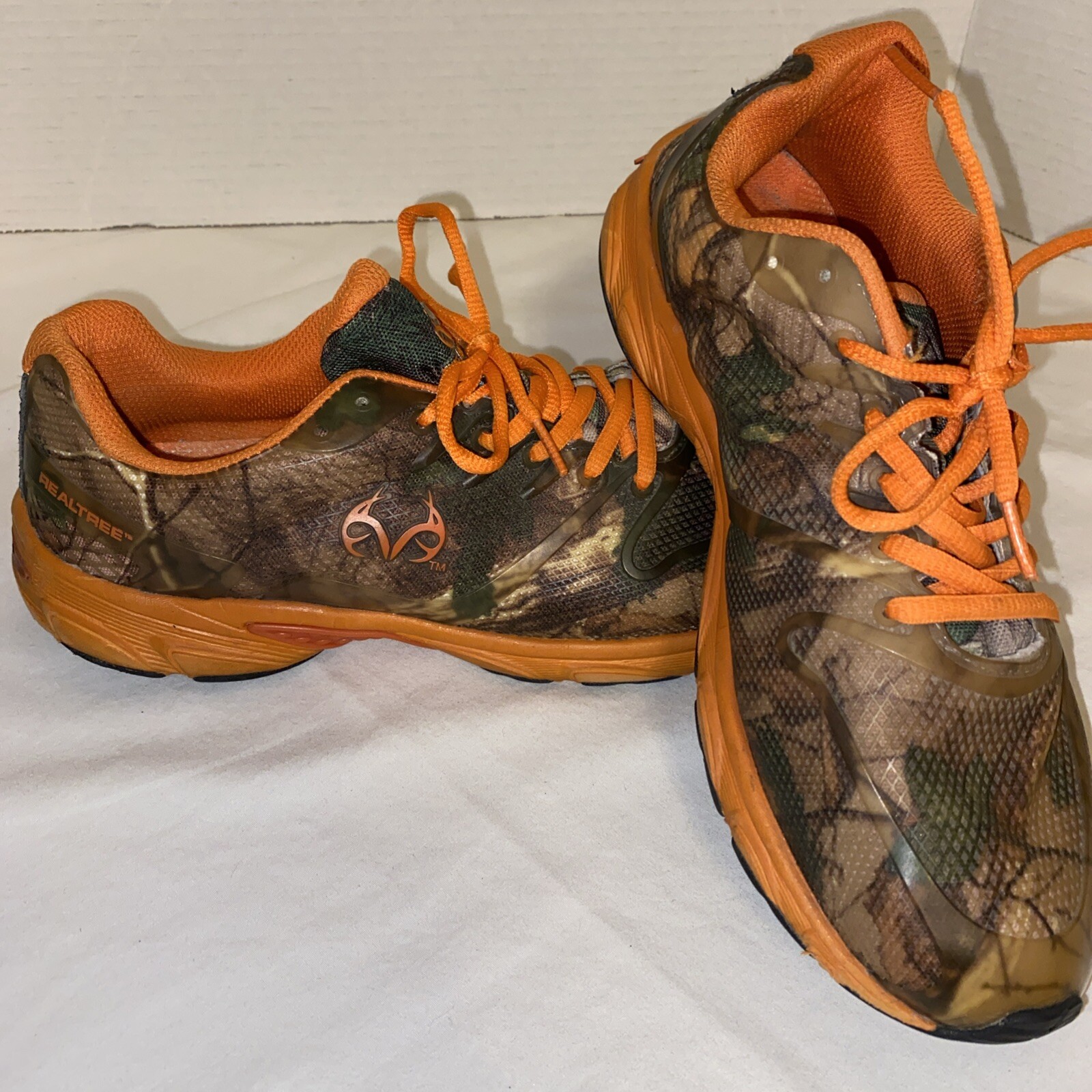 Camo Hunting Shoes Size 7m Orange