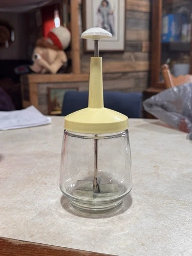 Vintage Federal Housewares Glass Jar Retro Plunger Type Nut/ Onion Chopper