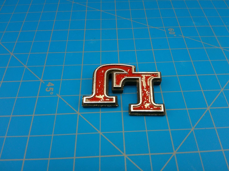 复古庞蒂亚克凤凰 LJ 金属汽车徽章经典 20 世纪 70 年代原始设备制造商 10002885 — 第 4/4 张图片