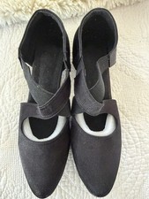 Ballroom Dance Shoes Women size 9 Closed Toe Latin 1.5 Heel NEW