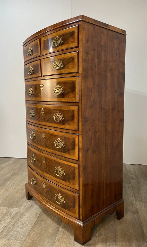 Cofre de madera burl Henredon Aston Court Collection Foto 4 de 4