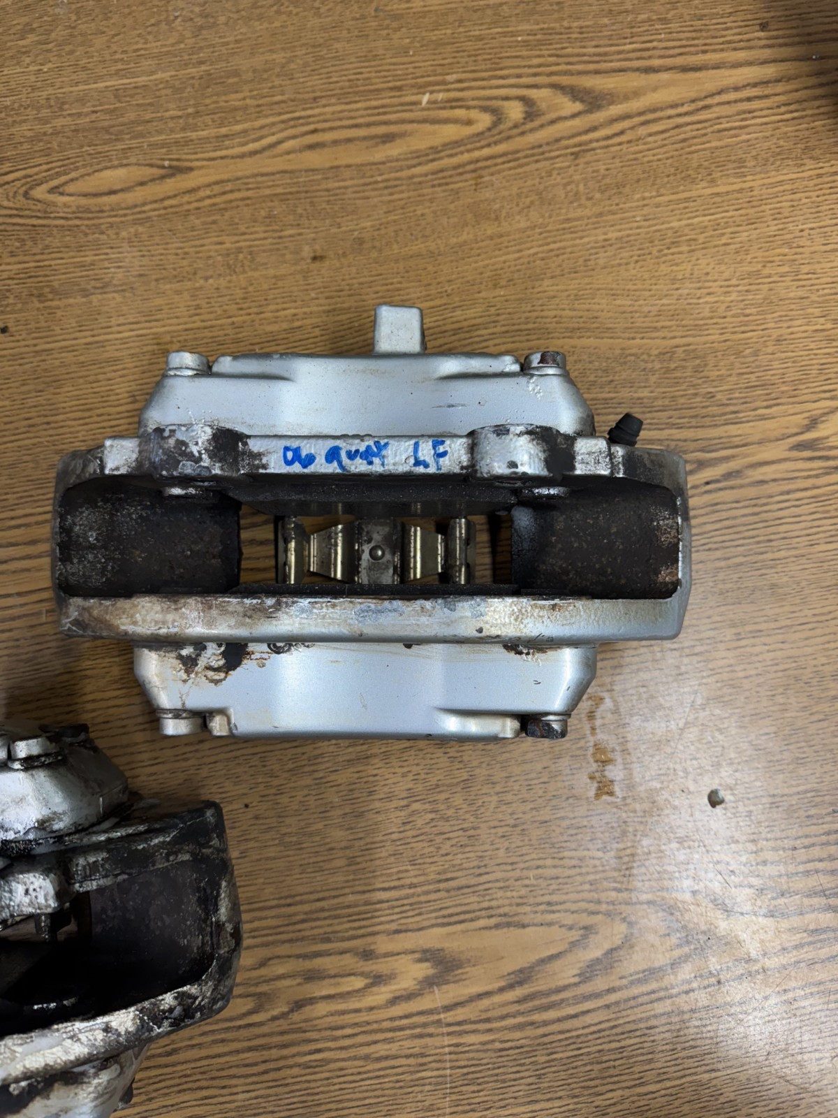 04-08 Maserati Quattroporte  Left & Right Front Brake Caliper Calipers Pair  57K