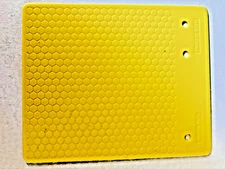 Fiskars Texture Embossing Plate -Double-Sided 2 designs : Honeycomb & Blossoms