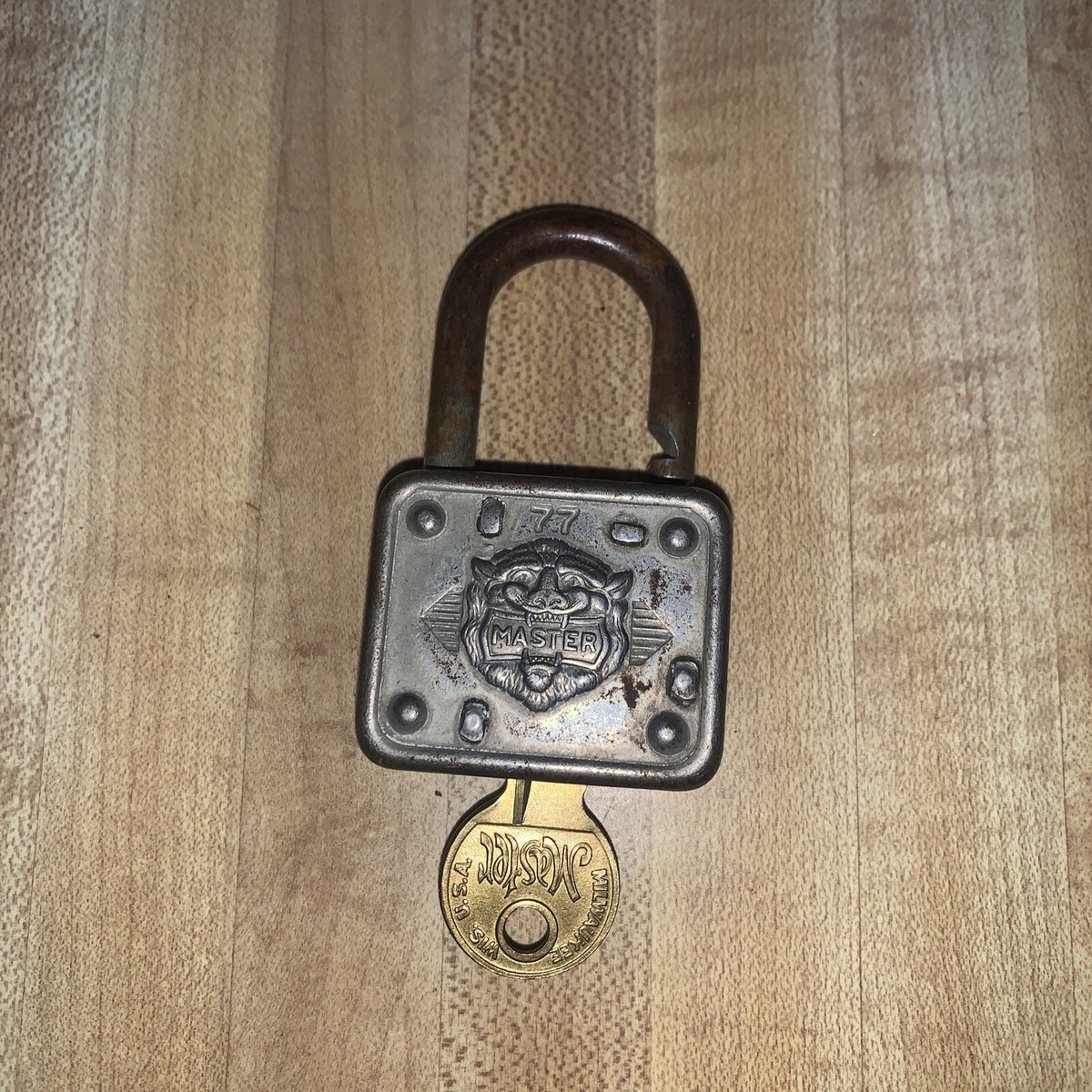 レア MASTER LOCK No. 77 USA製 未開封 ヴィンテージ Vintage MASTER LOCK COMPANY No.77 LION Working w. KEY #5017