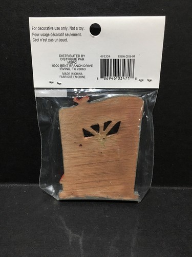 Celebrate It Miniature Christmas Elf Door Fairy Garden Craft 3.5" x 2.5" New - Picture 3 of 3