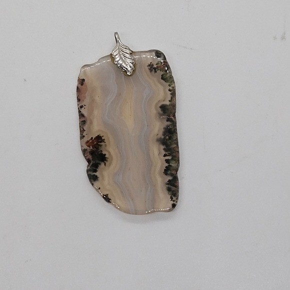 agate slice pendant - image 1
