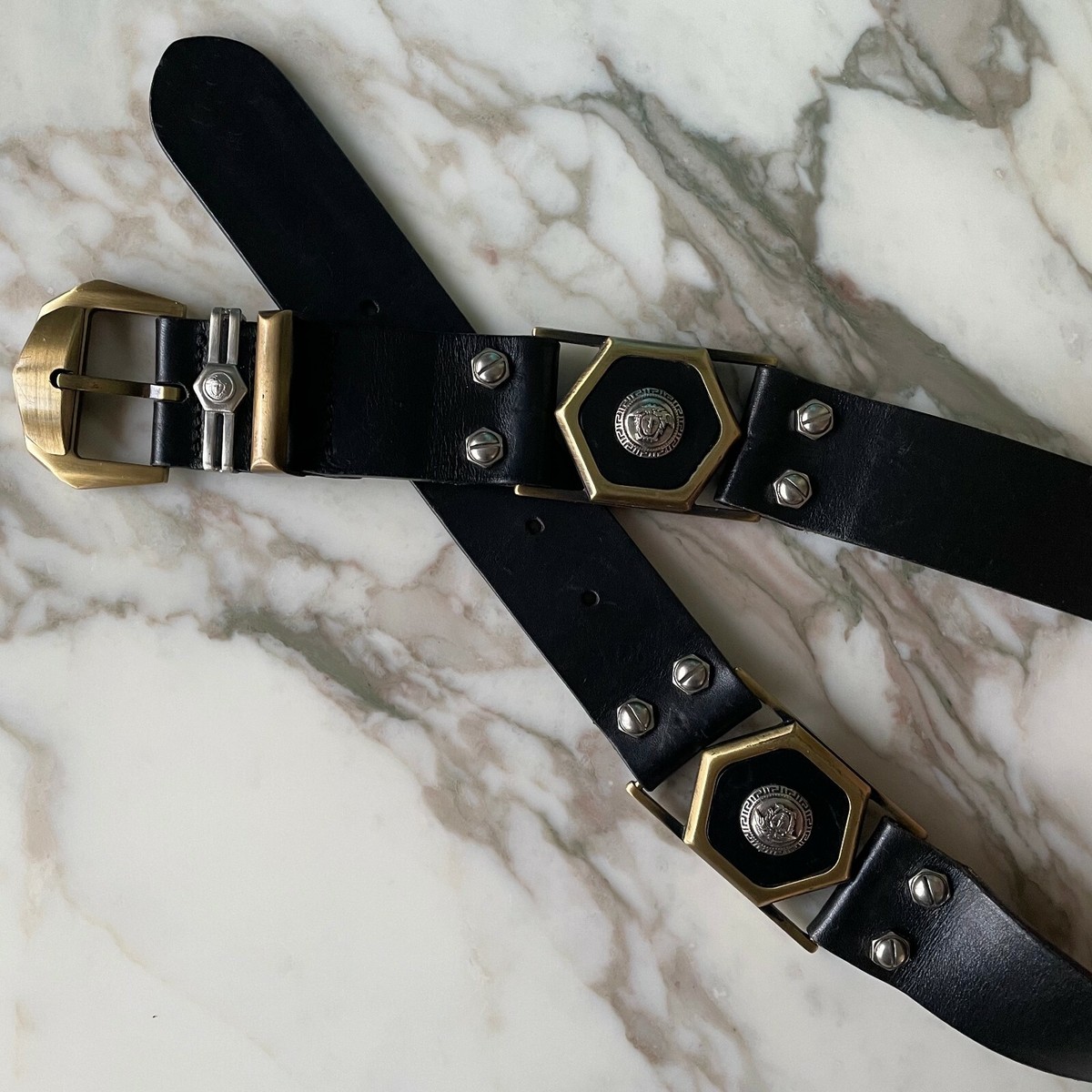 GIANNI VERSACE ブラックレザーベルト 85/34 GIANNI VERSACE belt black leather w/ Medusa head size 85/34