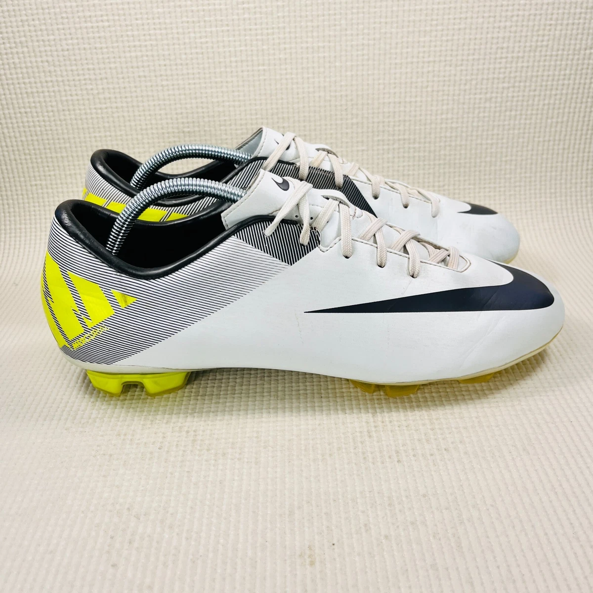 Size 11 store soccer cleats