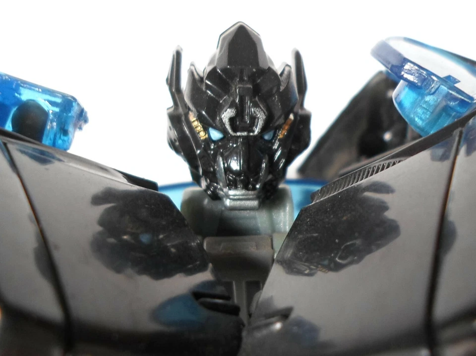 HASBRO TRANSFORMERS DOTM MOVIE 2011 VOYAGER AUTOBOT IRONHIDE 100% COMPLETE - Image 2 of 4