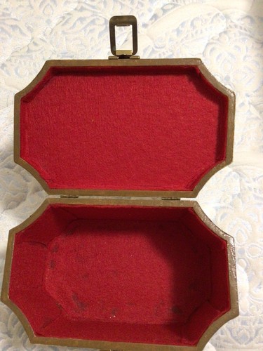Vintage Wooden Purse Bakelite Handle Violins ,Roses ,& Musical notes felt lining - Picture 6 of 7