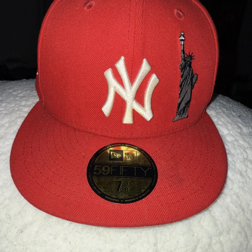 New York Yankees MLB New Era 1998 World Series 59FIFTY Fitted Cap 7 3/8. NEW!!! - Image 3 of 4