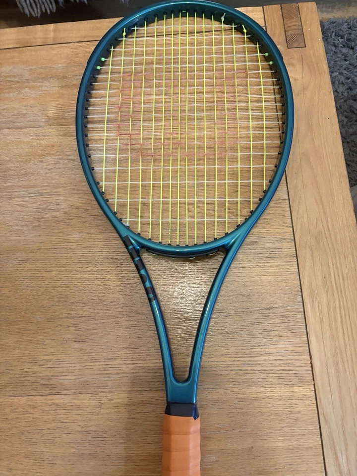 Wilson blade pro V9 305g 16x19 Grip G3. only used 3 times., photo 1 of 5