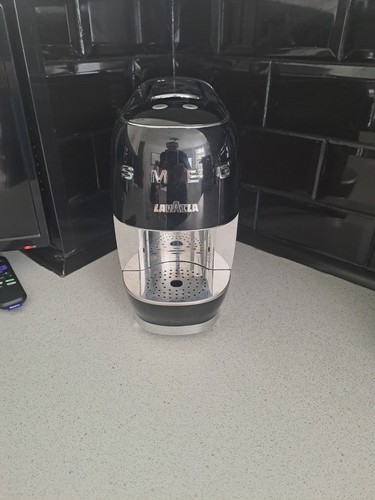 Smeg Lavazza schwarze Kaffeepadmaschine, funktioniert nicht Ersatzteile oder Reparatur, LM 200