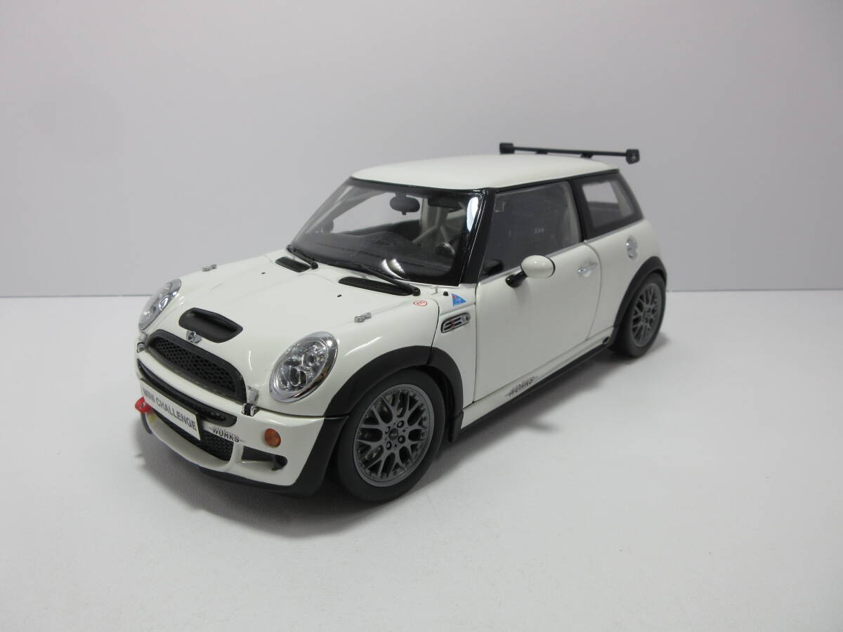 Kyosho 1/18 BMW MINI Cooper S John Cooper Works Challenge White