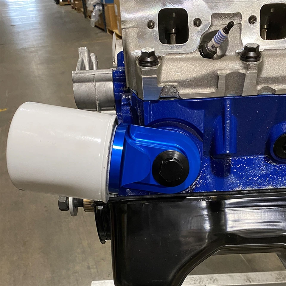 Adaptador de filtro de aceite Ford Racing para varilla de empuje V8 90 grados Billet Foto 2 de 4