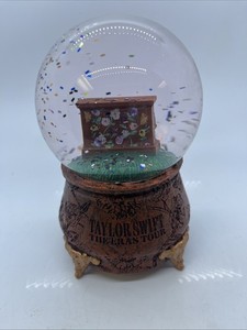 Taylor Swift Fearless Snow Globe | eBay