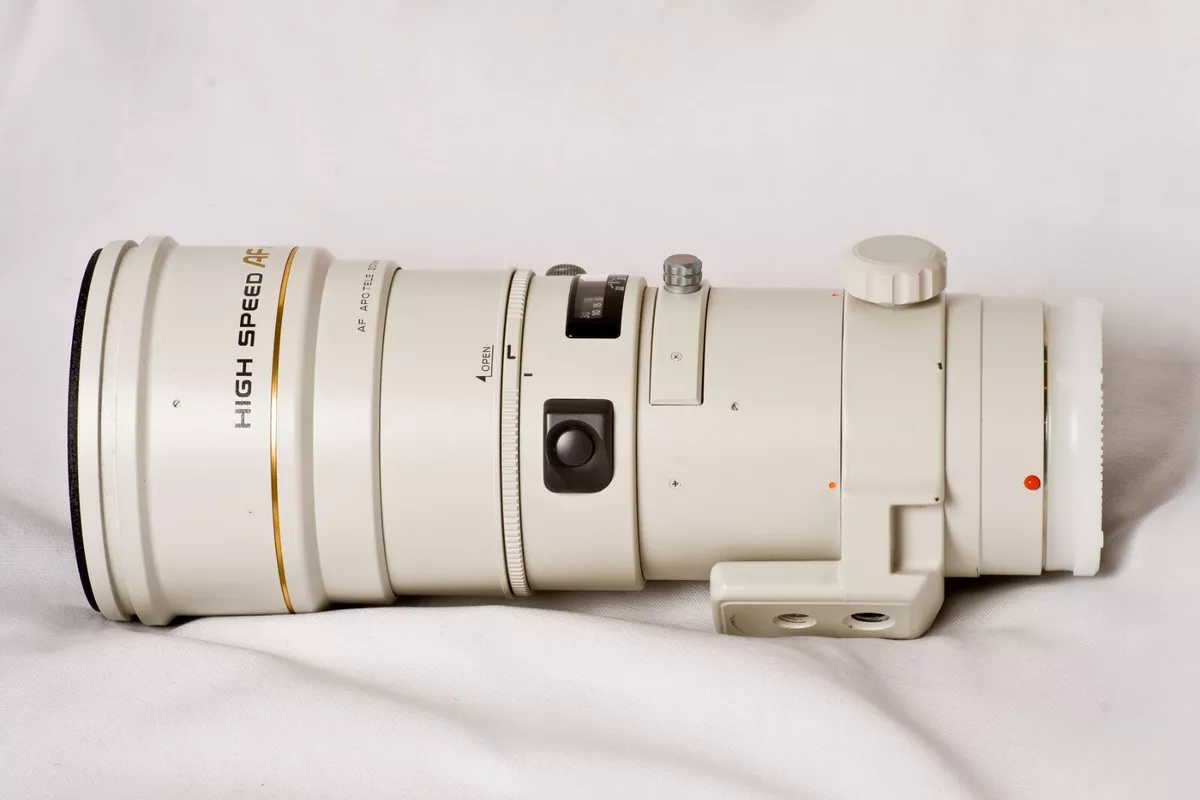 Minolta HIGH SPEED AF APO TELE 300mm f/4 G Minolta HIGH SPEED AF APO TELE 300mm f/4 G