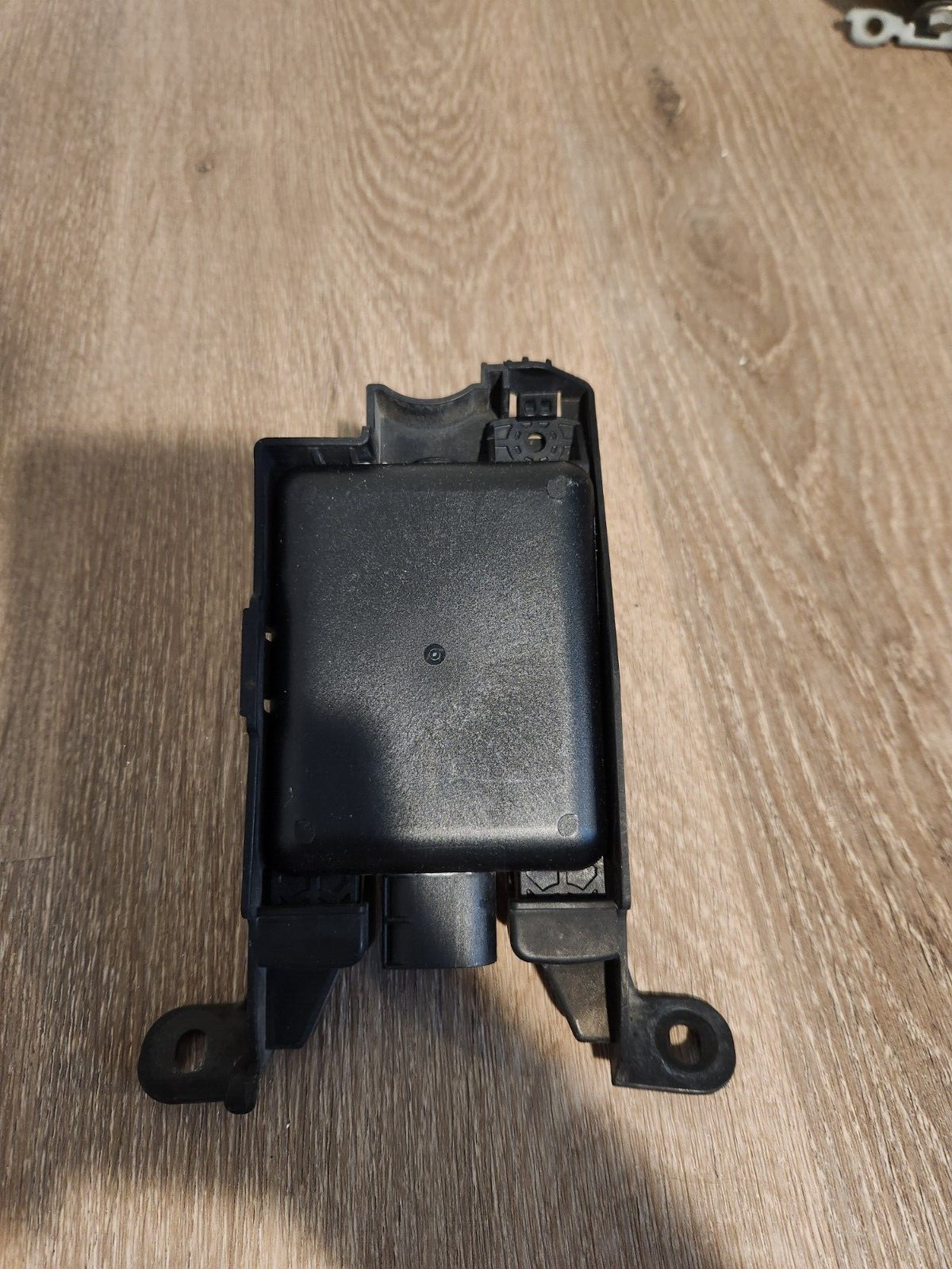 2018-2020 Volkswagen Tiguan Blind Spot RIGHT Radar Sensor Module WITH BRACKET