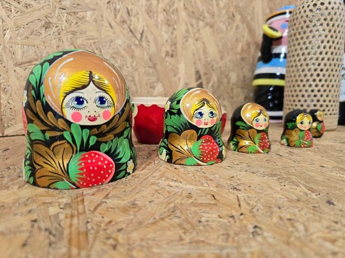 5 Layer Nesting Dolls Spanish Transitional South American 5 piece Wood Babushka - Picture 6 of 7