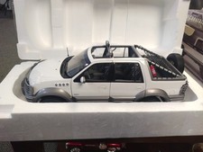 Autoart 1/18 Ford Himalaya Expedition super rare  New in Box .