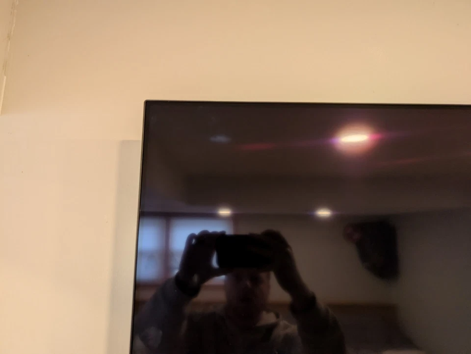 LG B4 Series 48" OLED Smart HDTV 2024 Model OLED48B4PUA (Broken Display) - Image 2 of 4