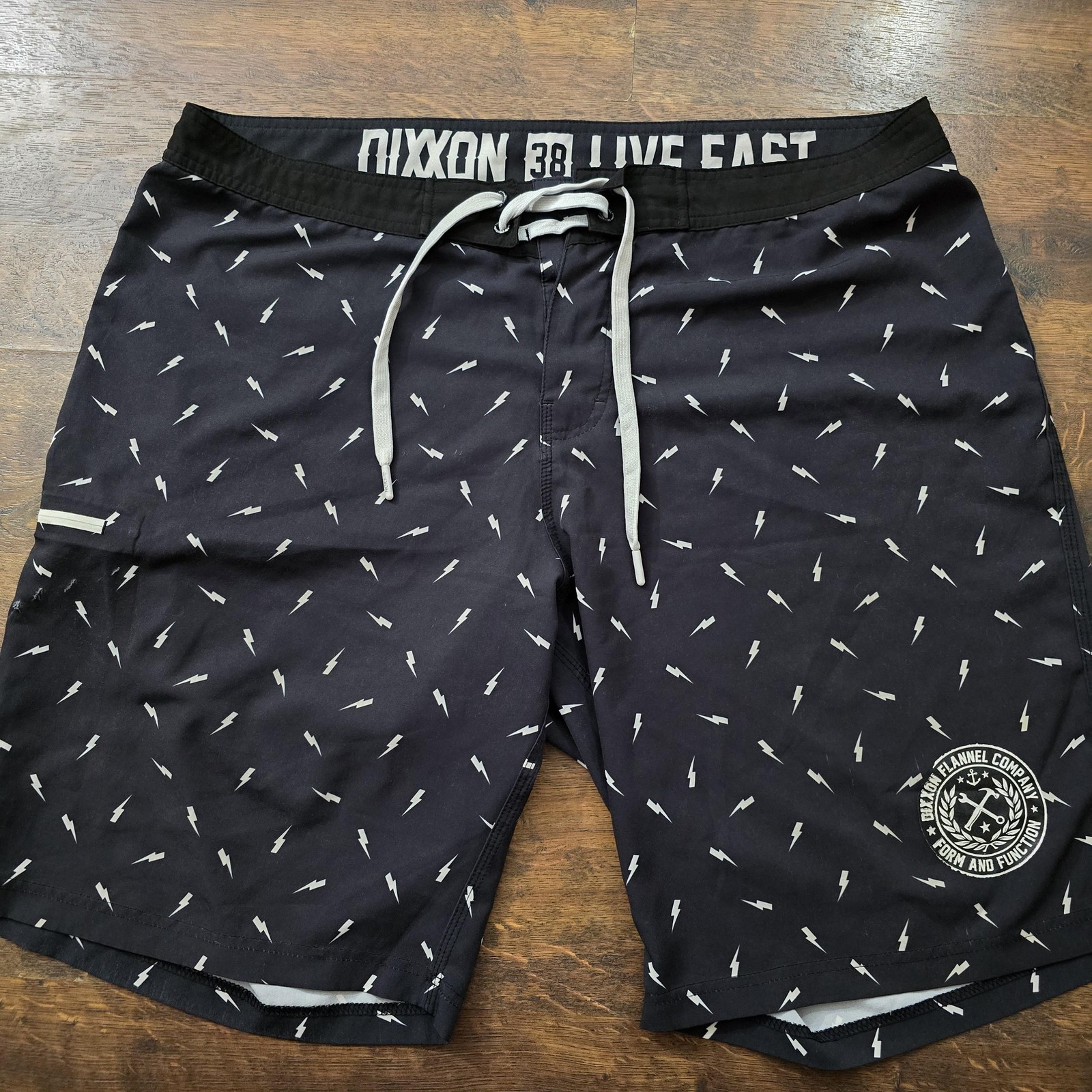 Dixxon Board Shorts Mens 38 Black Lightning Print Swim Trunks Drawstring