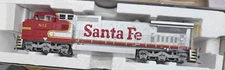 ATLAS HO GE Dash 8-40CW Santa Fe #811 DC ONLY NO SOUND #7660