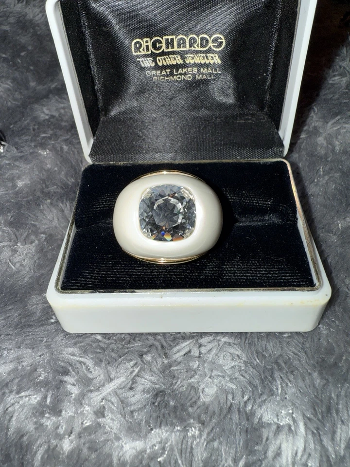 vintage KJL Kenneth Jay Lane OFF white ENAMEL yellow GOLD HUGE rhinestone RING 7 - Image 2 of 4