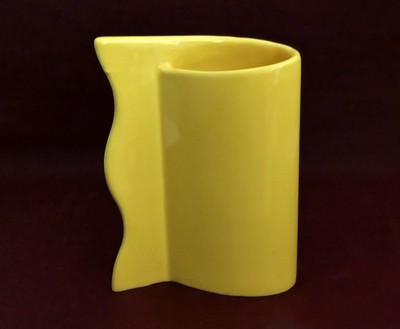 90er Jahre Wellenvase Memphis Style / Höhe 21 cm, gelb / ASA Selection / selten