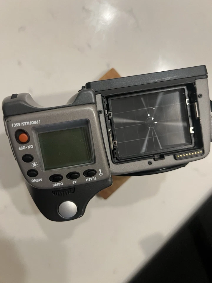Hasselblad H4X body and battery grip Camera - Image 3 of 4