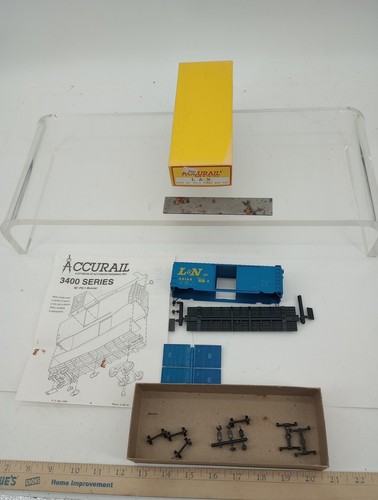 Accurail Hecho en EE. UU. Maine Central 40' Caja de Acero Coche PS1 3400 Serie Modelo Tren | Zustand: Used