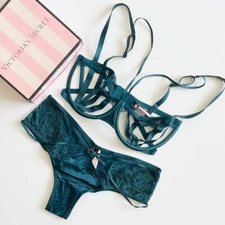 32DD MEDIUM Victoria’s Secret green harness bra set cheeky panties